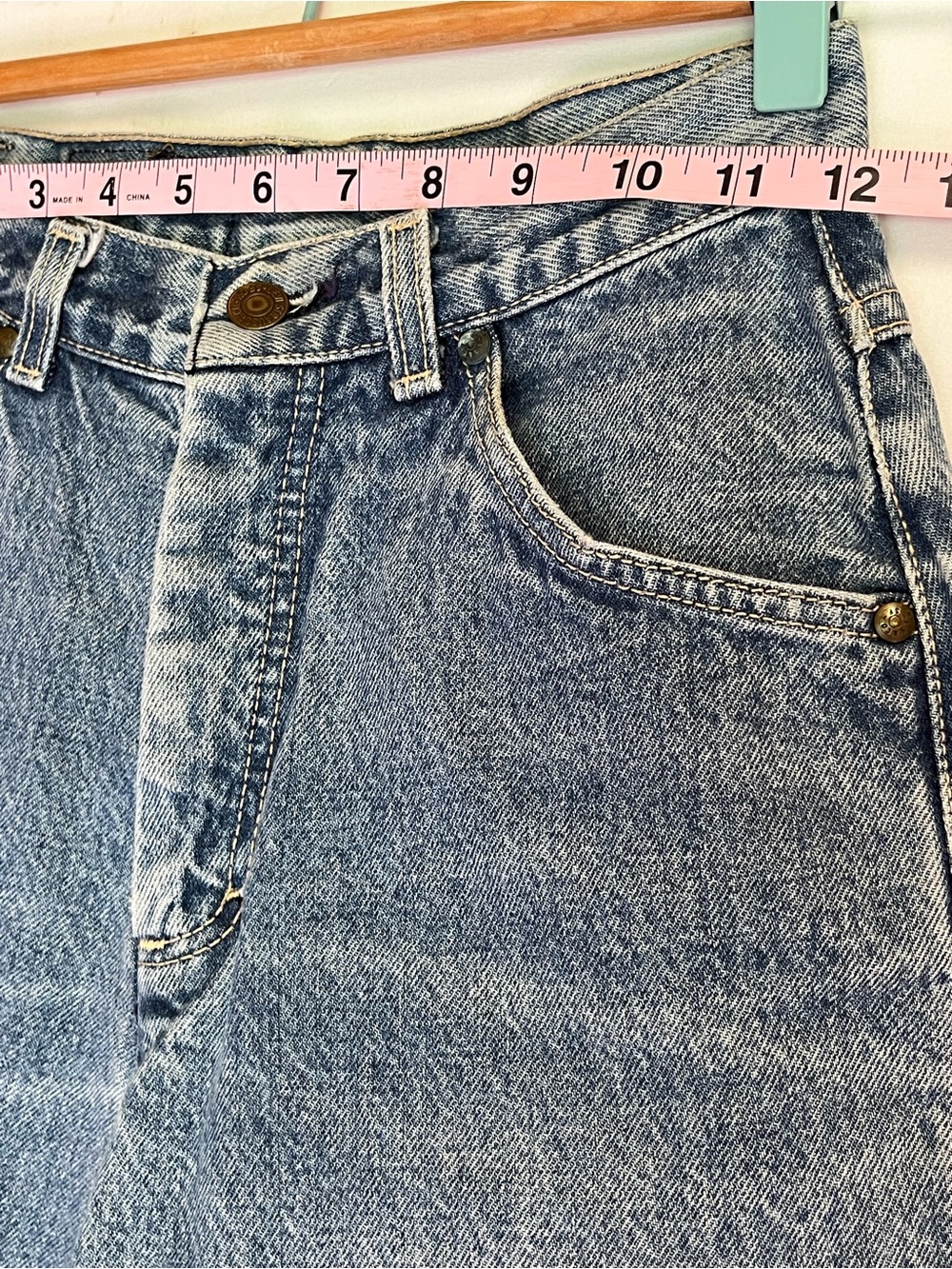 True Vintage Levi’s Brown Tab Acid Wash High Rise Mom Jeans USA 24x29 - Picture 6 of 13